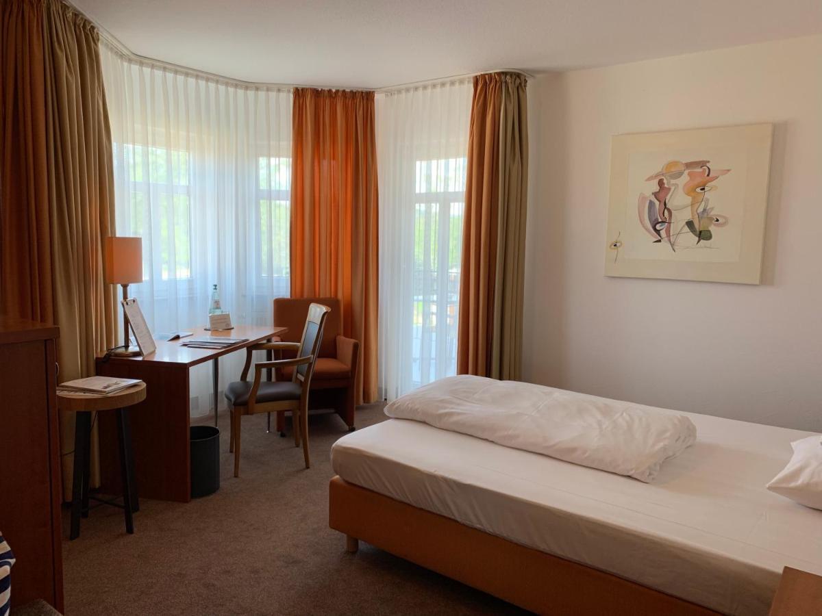 Seehotel Niedernberg - Das Dorf Am See Eksteriør bilde