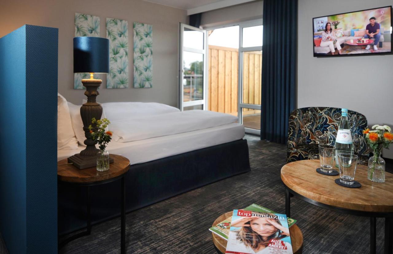 Seehotel Niedernberg - Das Dorf Am See Eksteriør bilde
