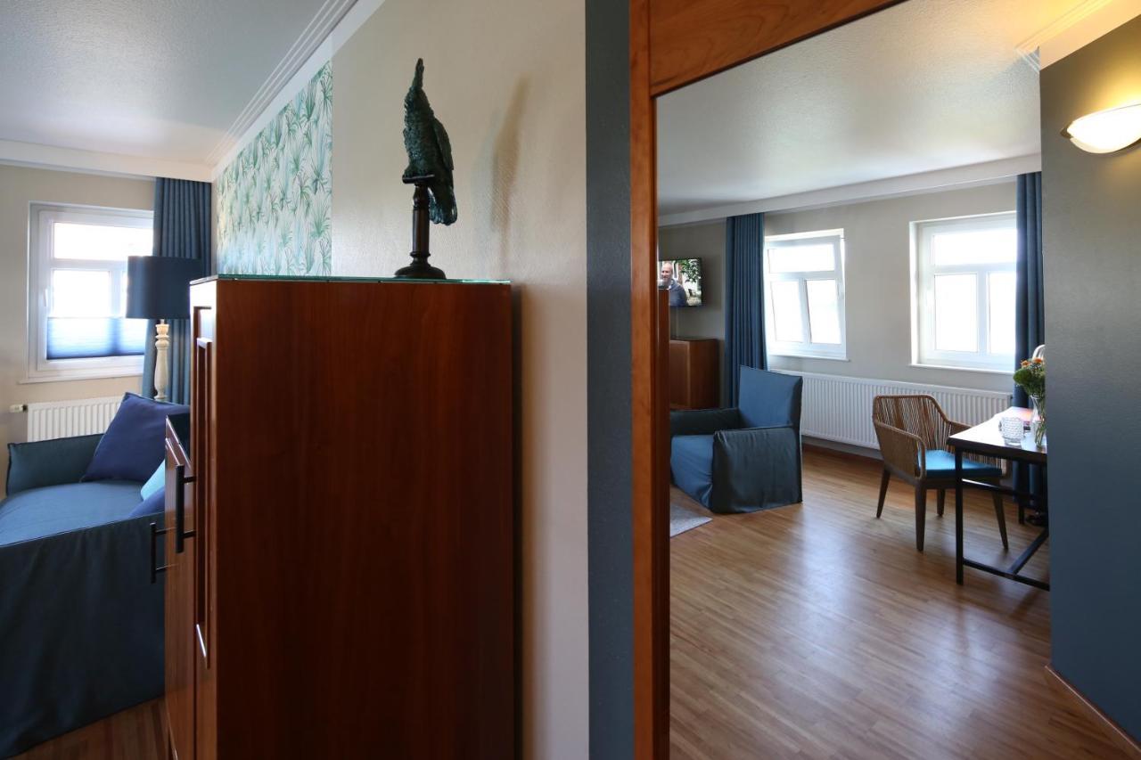 Seehotel Niedernberg - Das Dorf Am See Eksteriør bilde