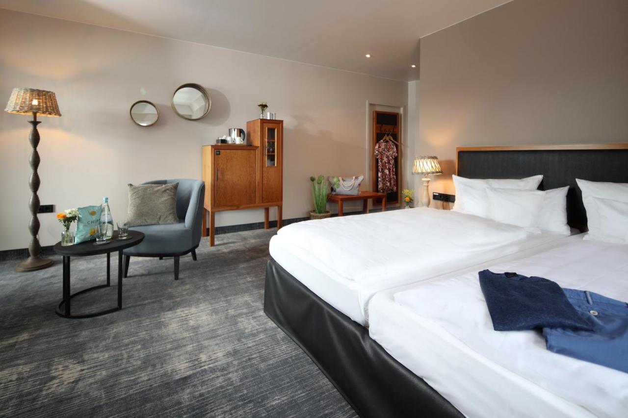 Seehotel Niedernberg - Das Dorf Am See Eksteriør bilde