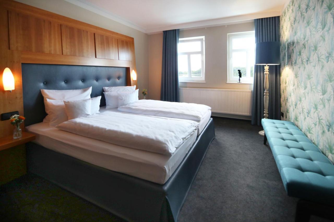 Seehotel Niedernberg - Das Dorf Am See Eksteriør bilde