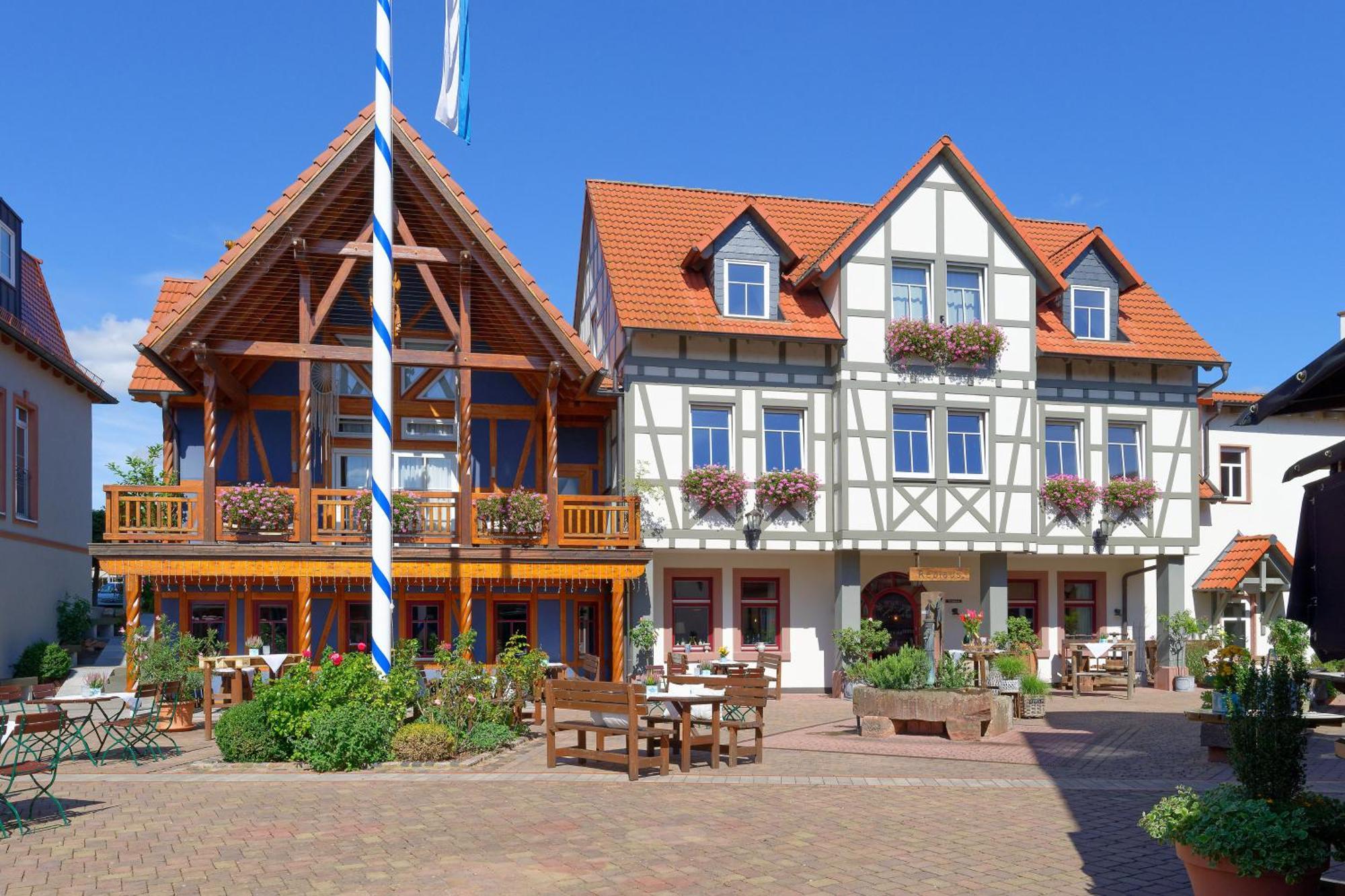 Seehotel Niedernberg - Das Dorf Am See Eksteriør bilde