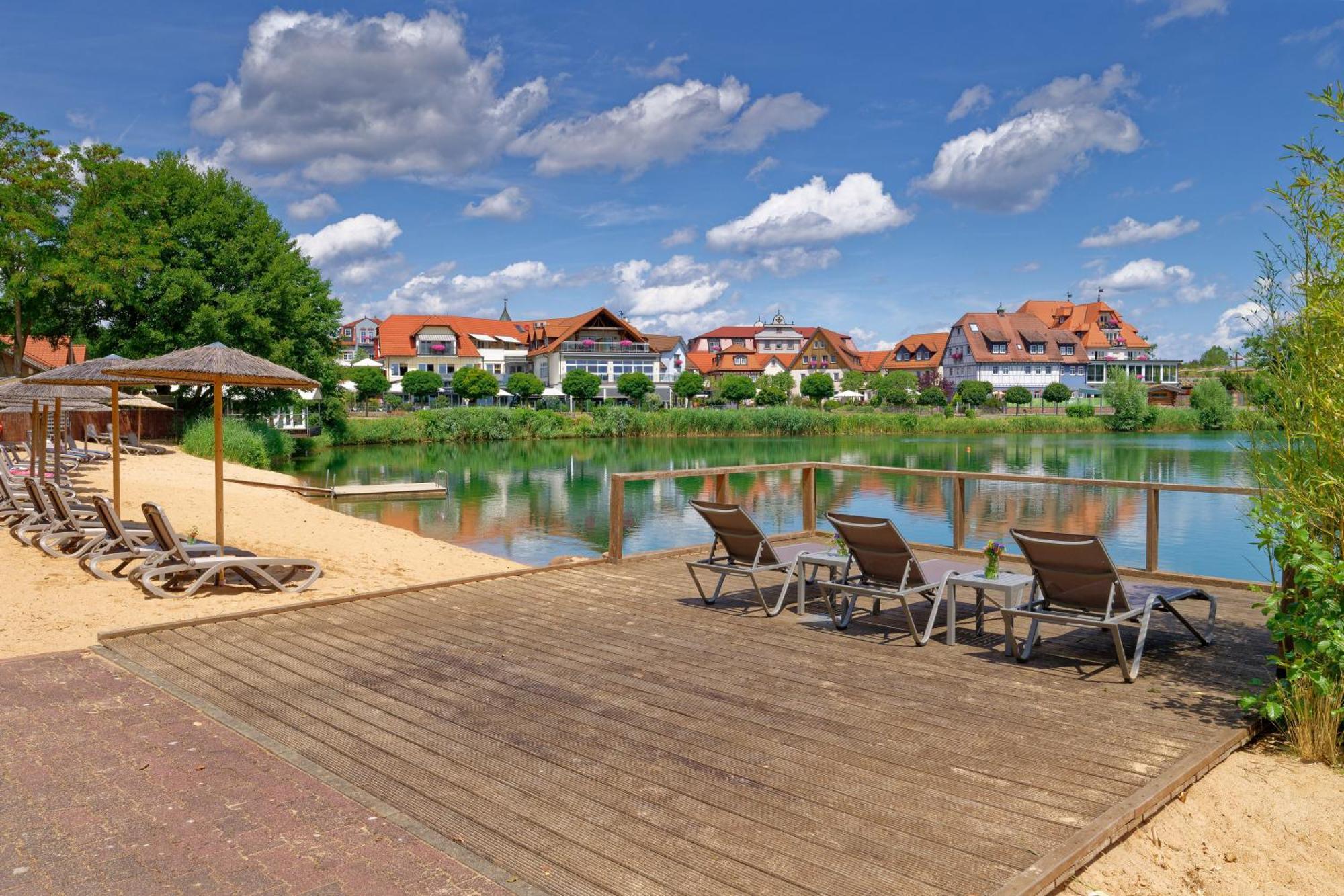 Seehotel Niedernberg - Das Dorf Am See Eksteriør bilde
