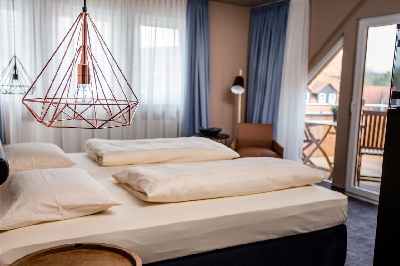 Seehotel Niedernberg - Das Dorf Am See Eksteriør bilde
