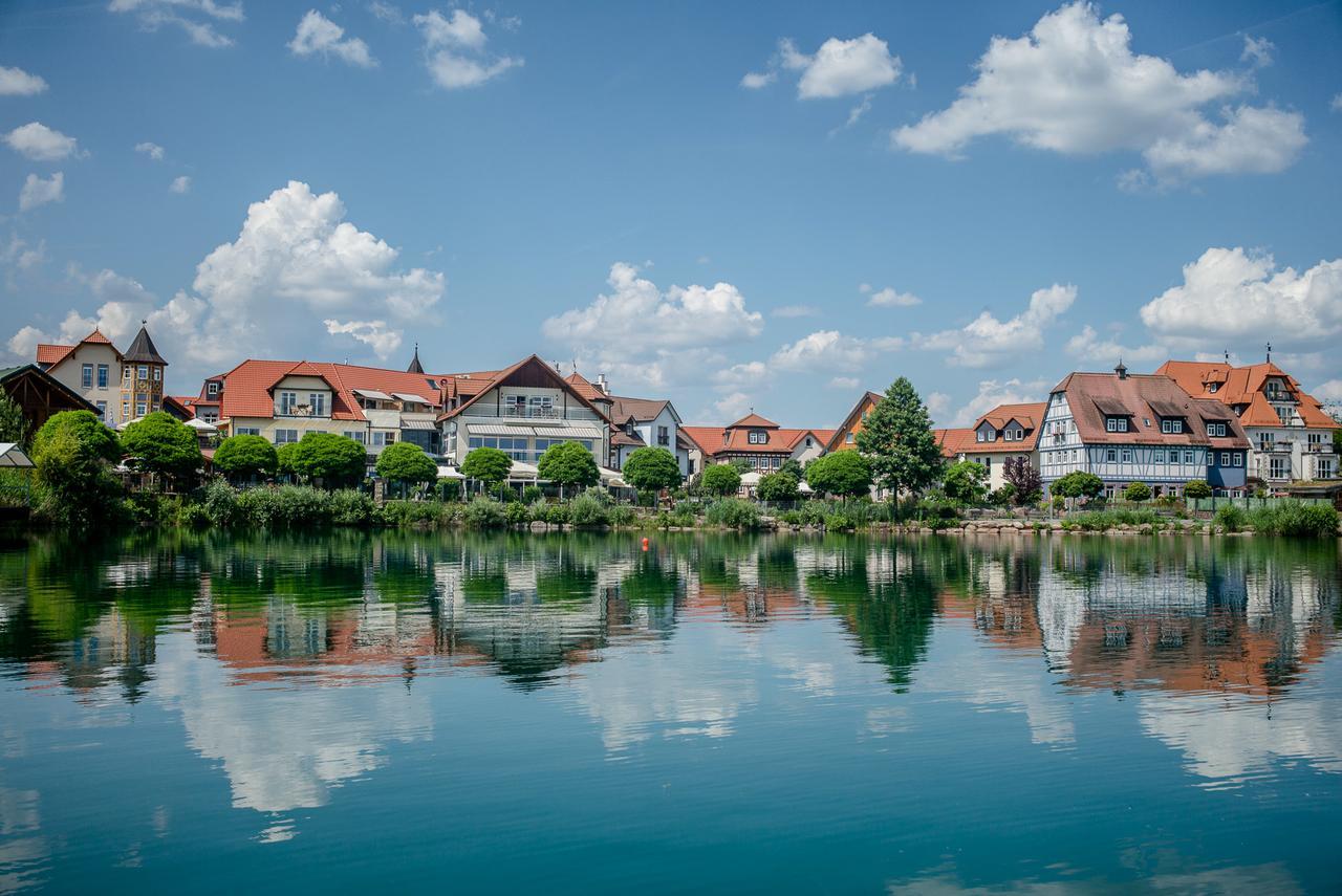 Seehotel Niedernberg - Das Dorf Am See Eksteriør bilde