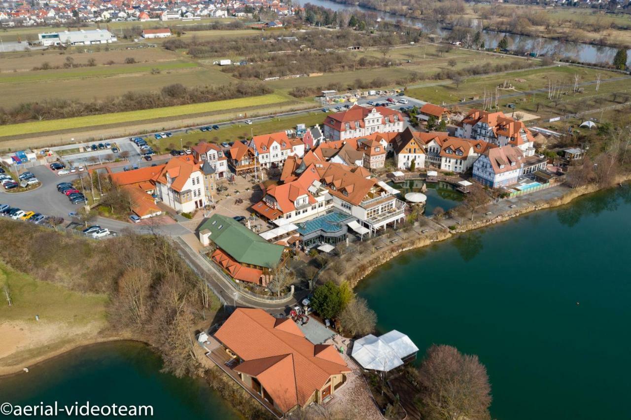 Seehotel Niedernberg - Das Dorf Am See Eksteriør bilde