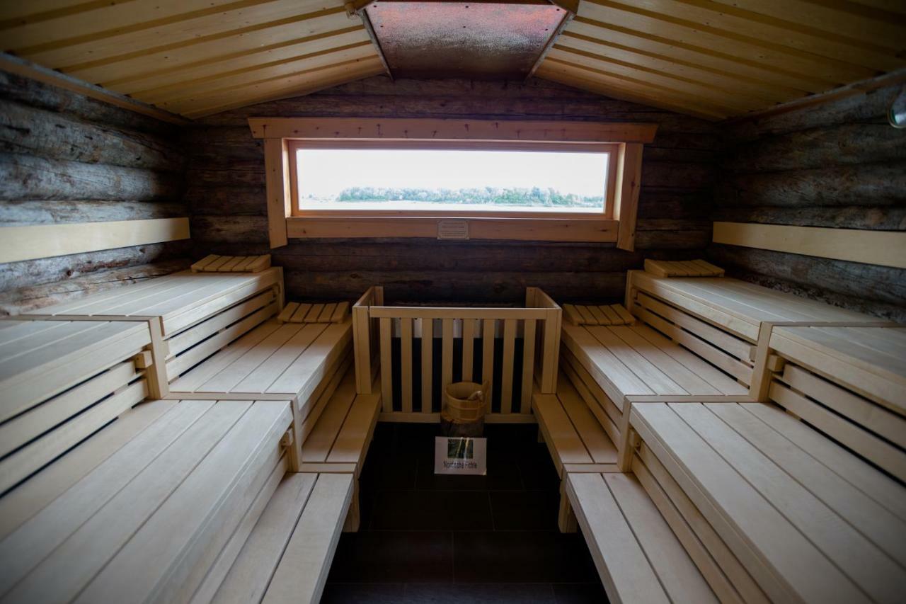Seehotel Niedernberg - Das Dorf Am See Eksteriør bilde