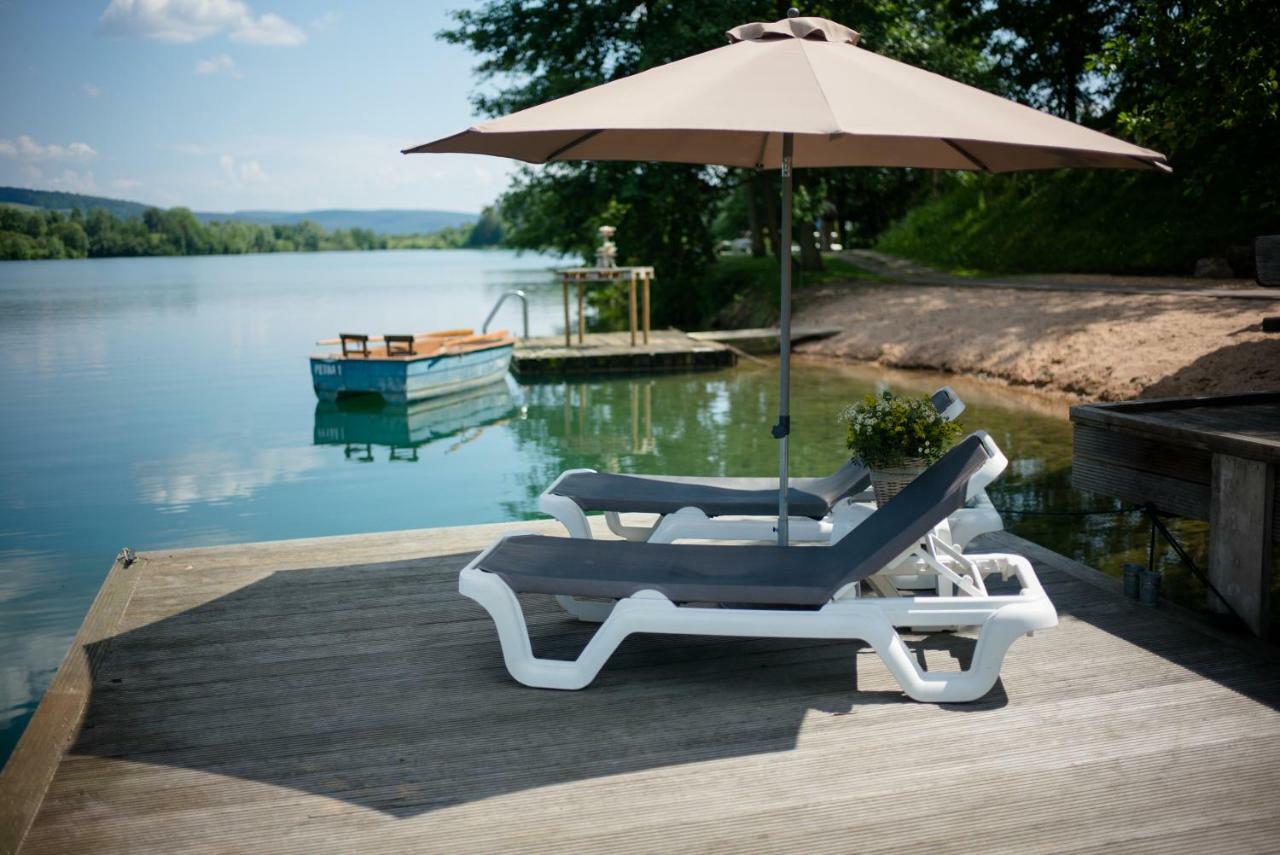 Seehotel Niedernberg - Das Dorf Am See Eksteriør bilde